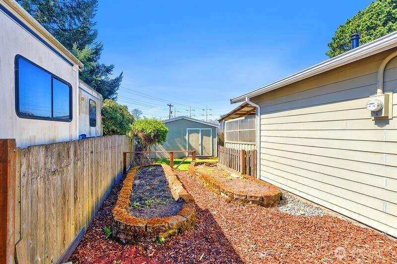 12219 76th Avenue S, Seattle, WA 98178-4402