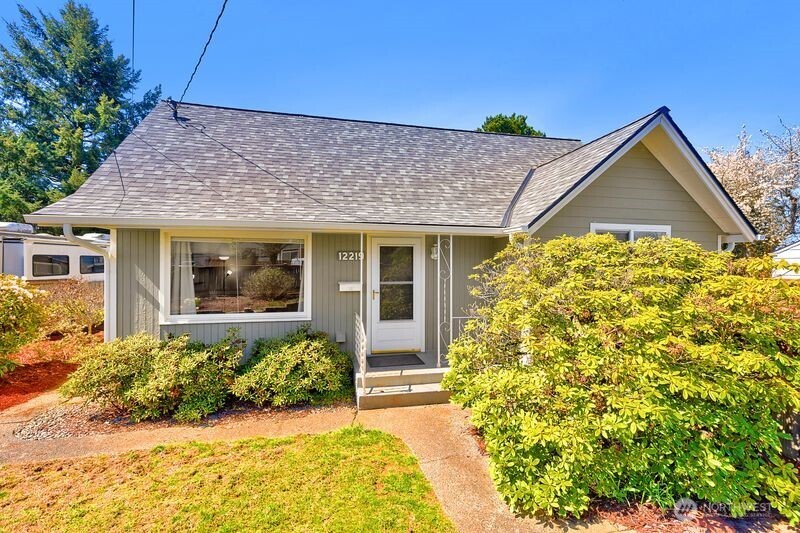 12219 76th Avenue S, Seattle, WA 98178-4402