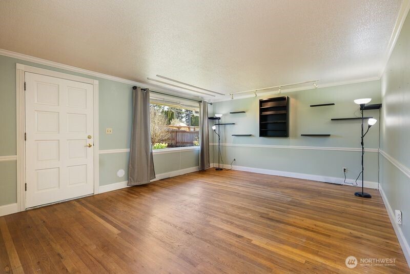 12219 76th Avenue S, Seattle, WA 98178-4402