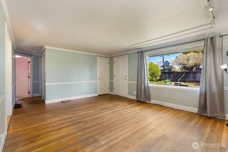 12219 76th Avenue S, Seattle, WA 98178-4402