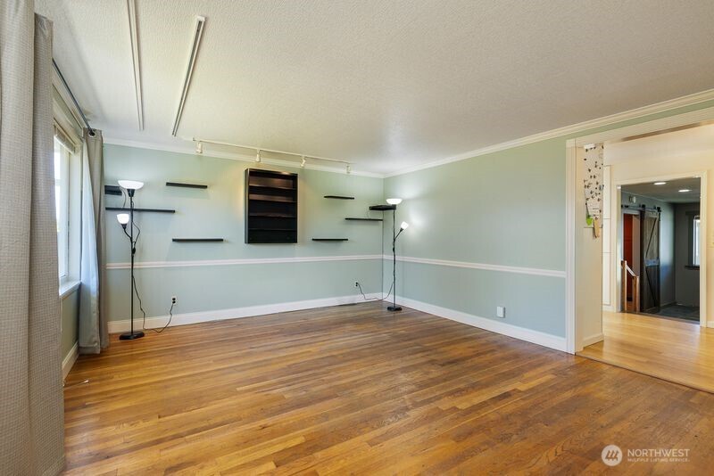 12219 76th Avenue S, Seattle, WA 98178-4402