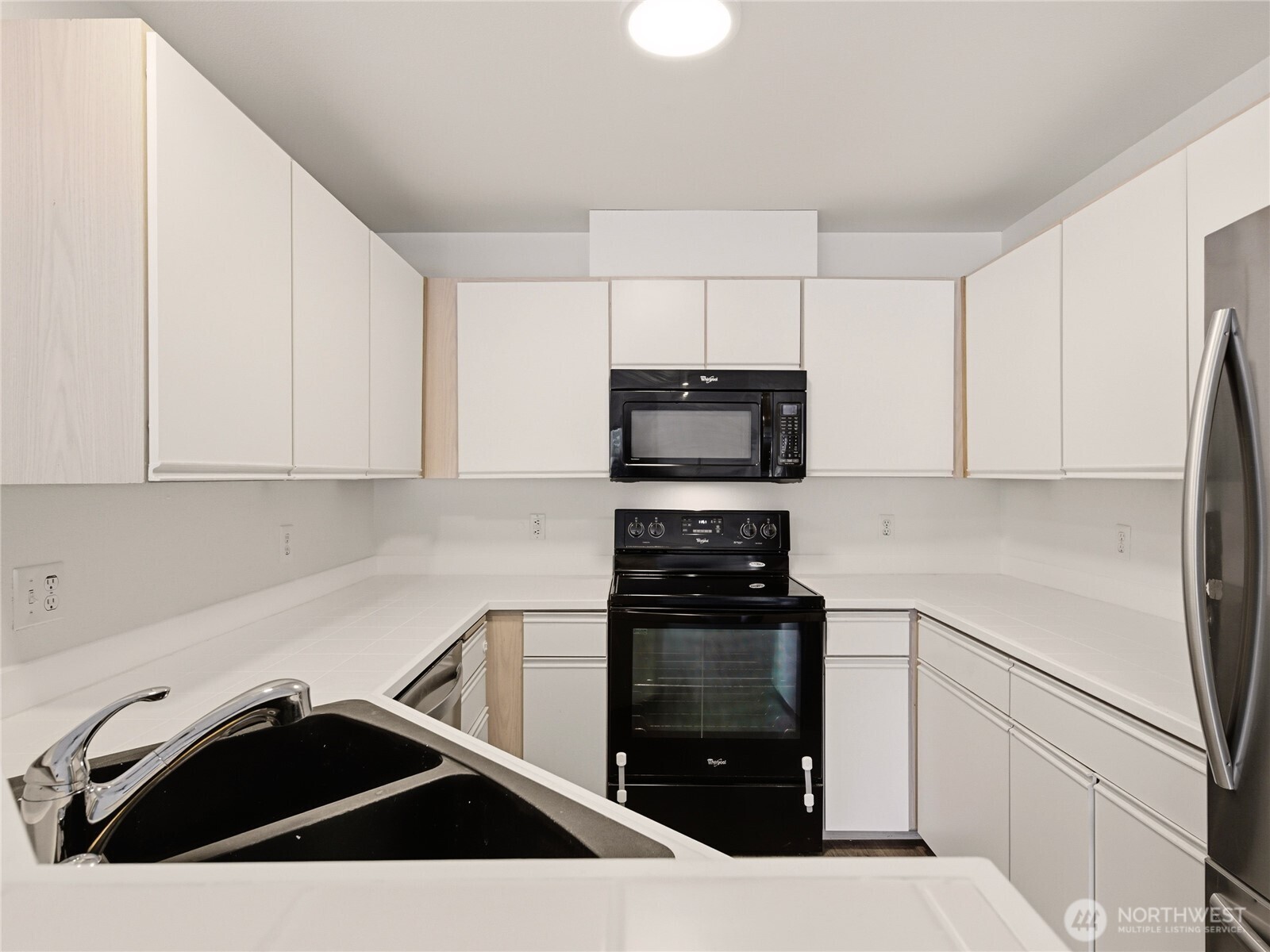 9210 Market Place #D201, Lake Stevens, WA 98258