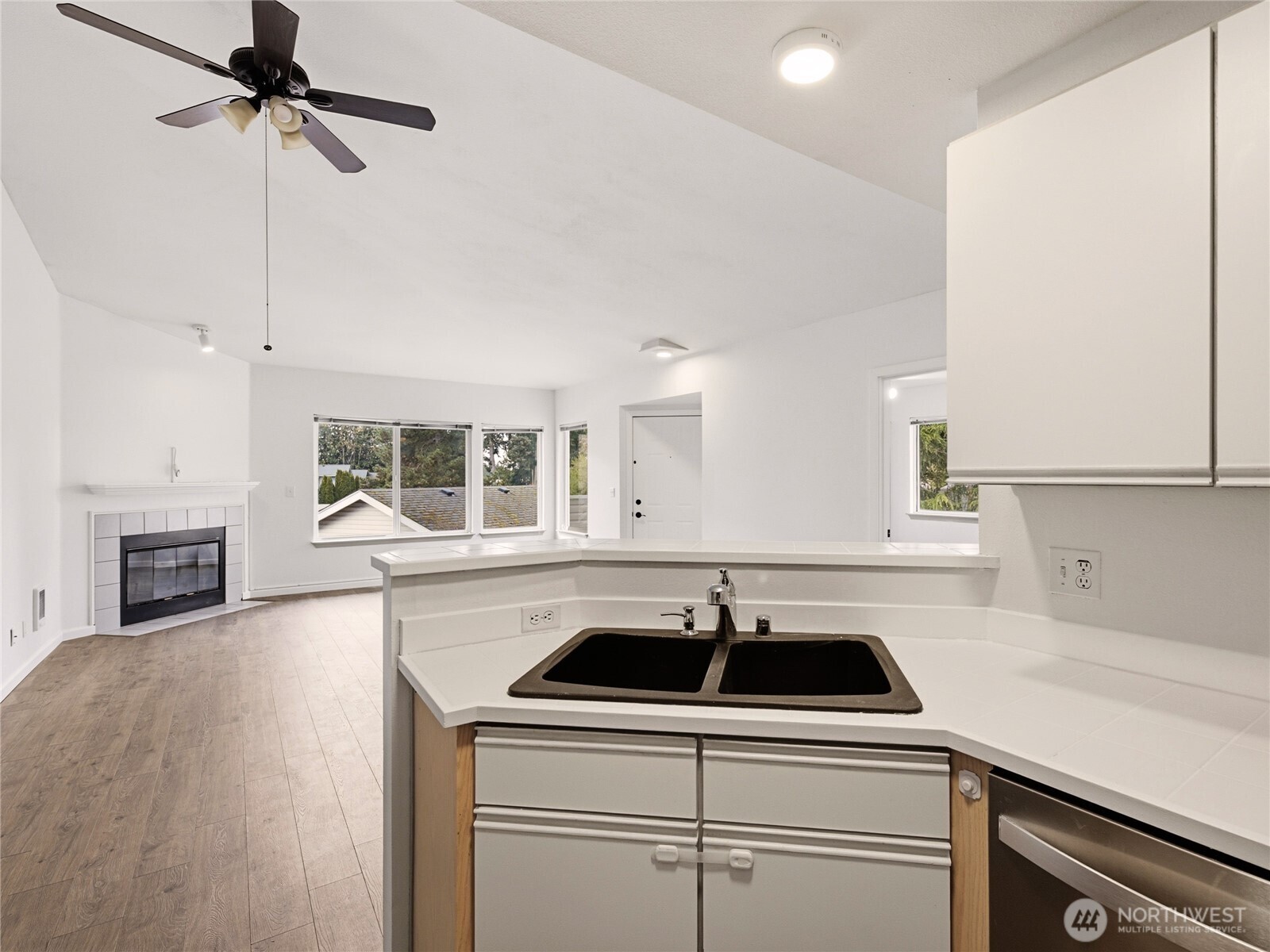 9210 Market Place #D201, Lake Stevens, WA 98258