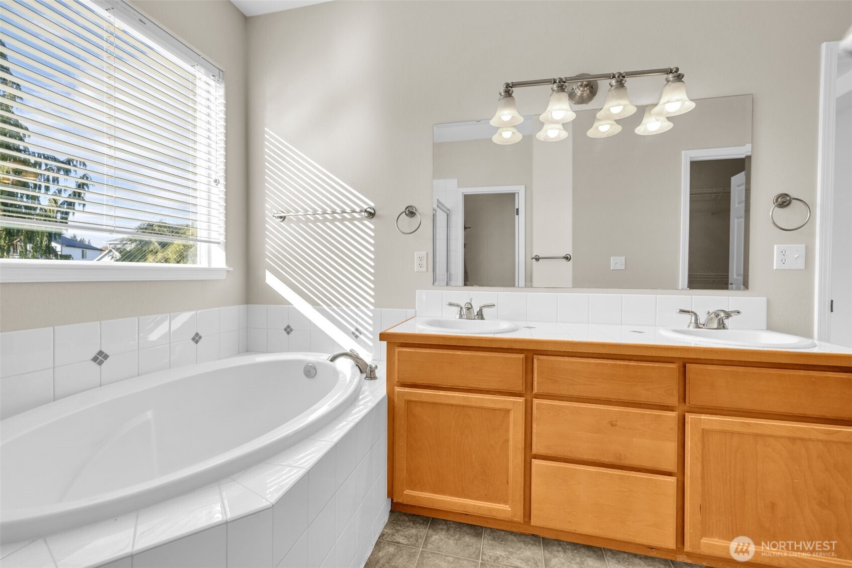 17102 134TH Lane E, Puyallup, WA 98374