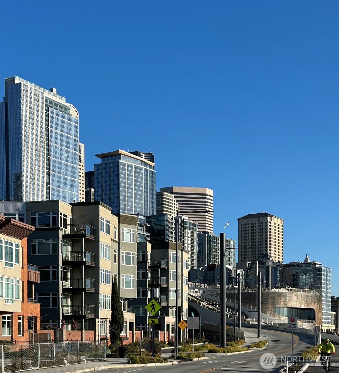 1900 Alaskan Way #402, Seattle, WA 98110