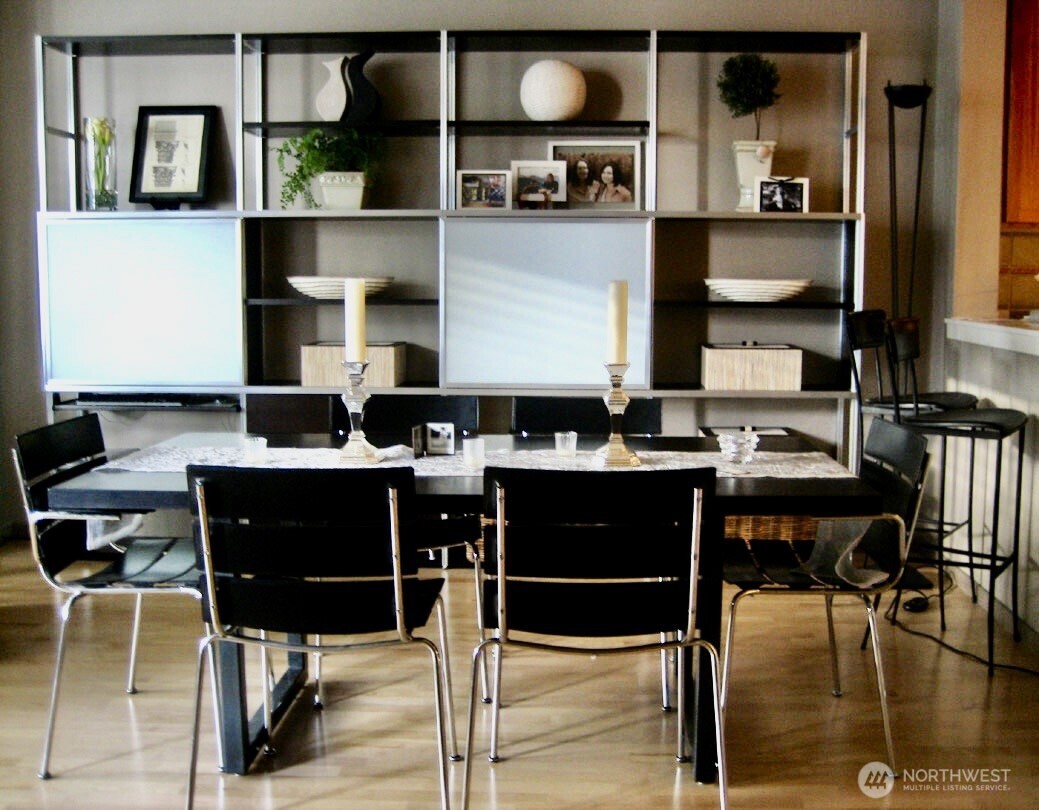1900 Alaskan Way #402, Seattle, WA 98110