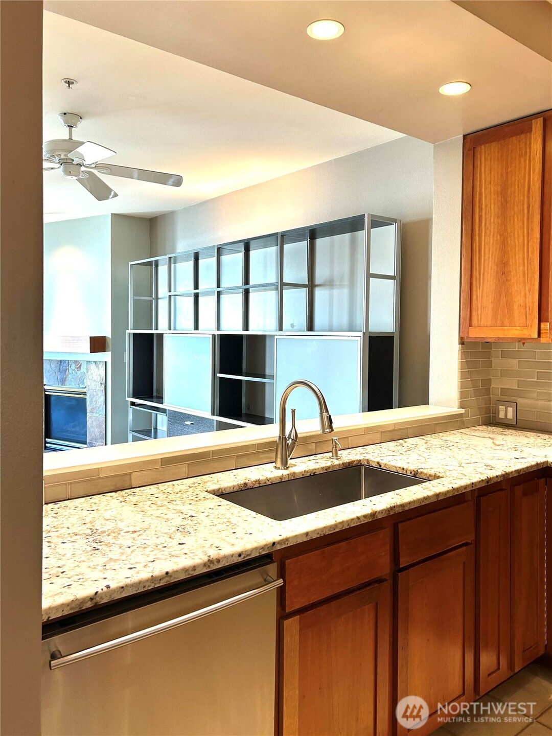 1900 Alaskan Way #402, Seattle, WA 98110