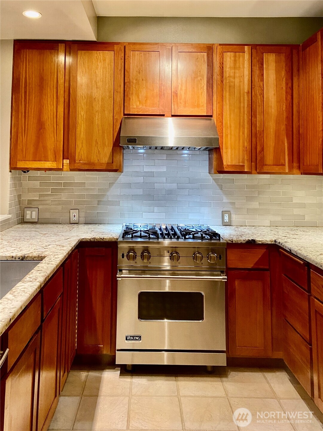 1900 Alaskan Way #402, Seattle, WA 98110