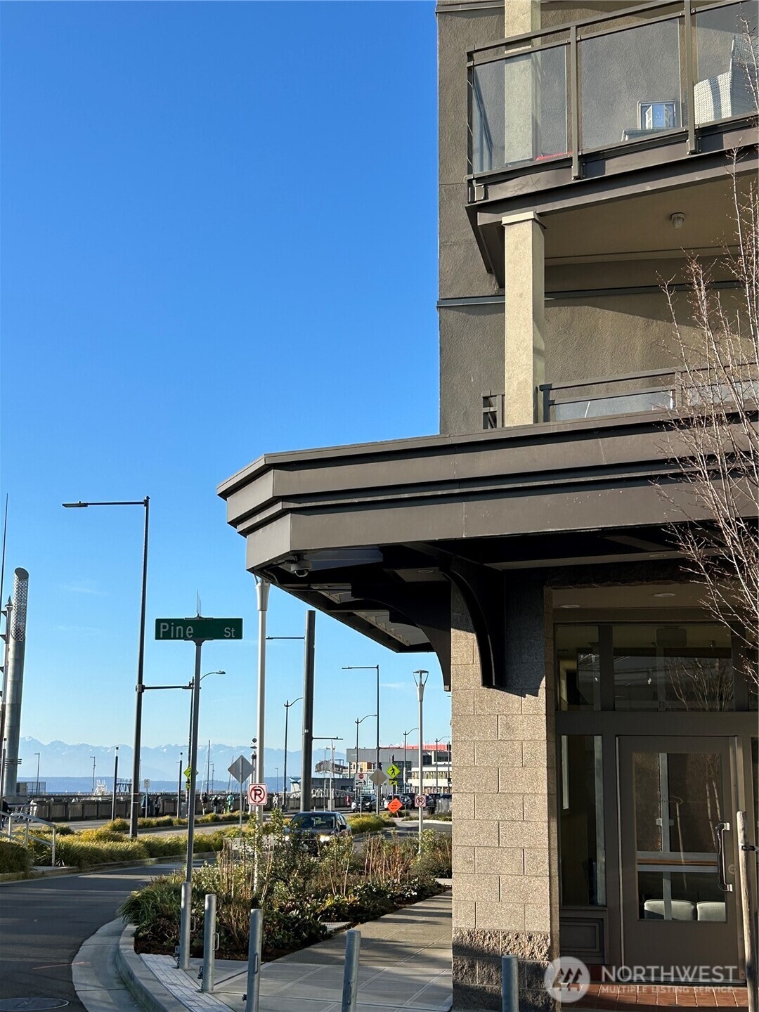 1900 Alaskan Way #402, Seattle, WA 98110