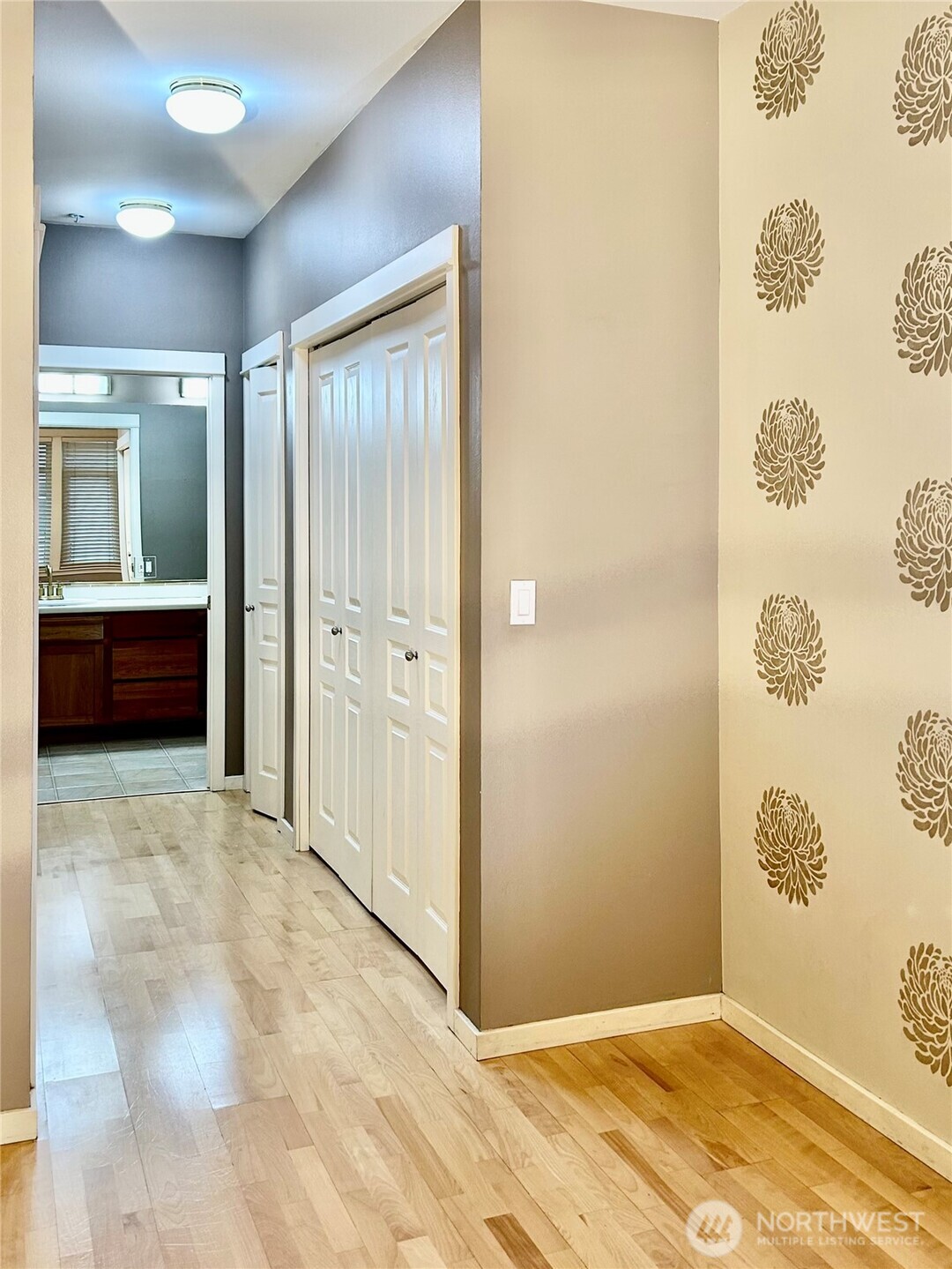 1900 Alaskan Way #402, Seattle, WA 98110