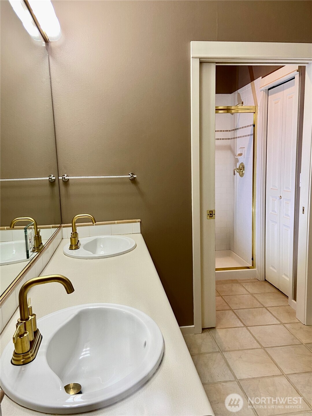 1900 Alaskan Way #402, Seattle, WA 98110
