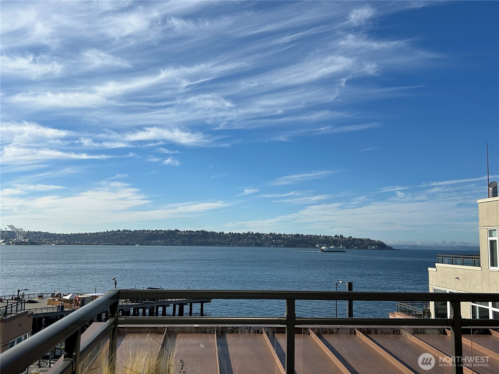1900 Alaskan Way #402, Seattle, WA 98110