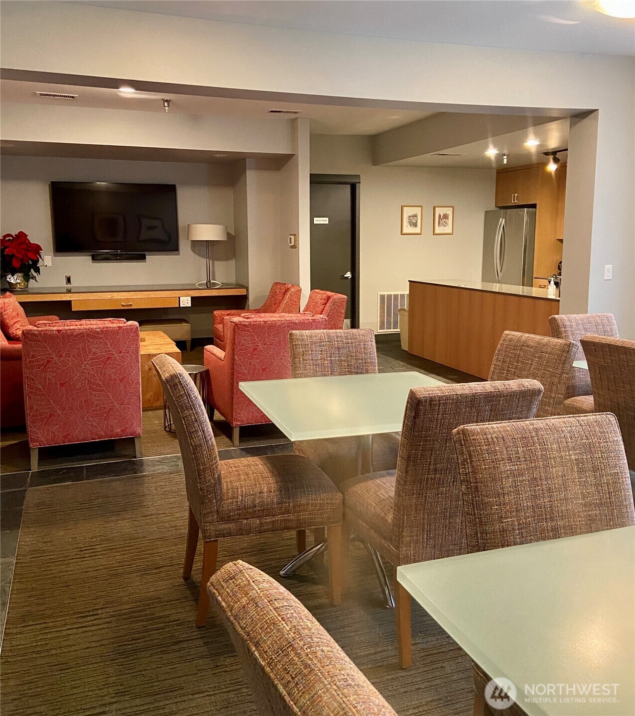 1900 Alaskan Way #402, Seattle, WA 98110
