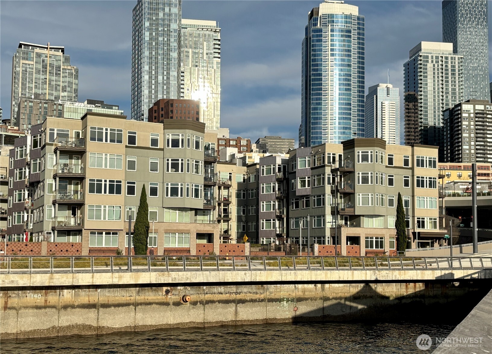1900 Alaskan Way #402, Seattle, WA 98110