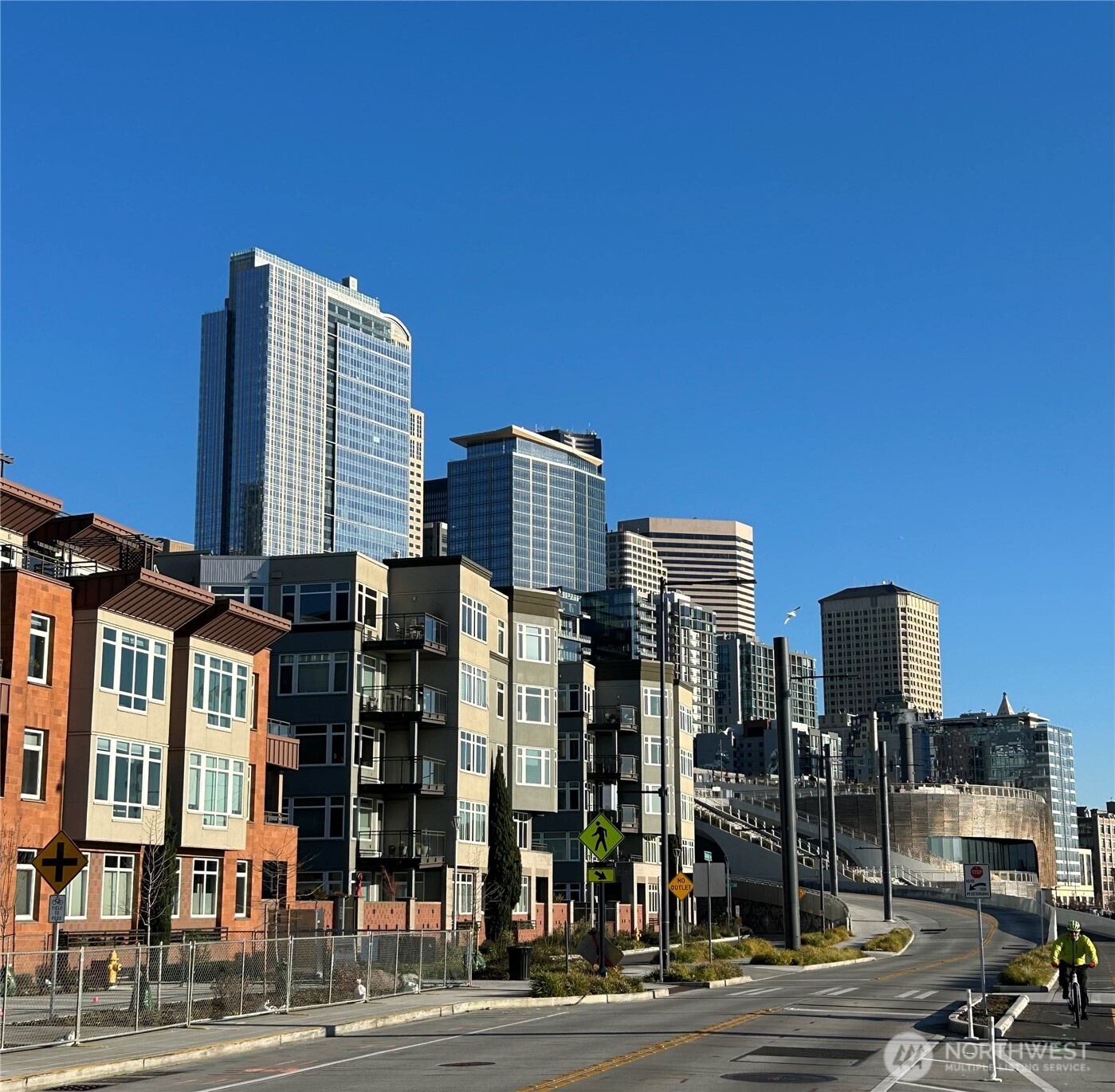 1900 Alaskan Way #402, Seattle, WA 98110