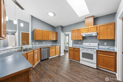 10410 357th Street E, Eatonville, WA 98328 - Photo 7