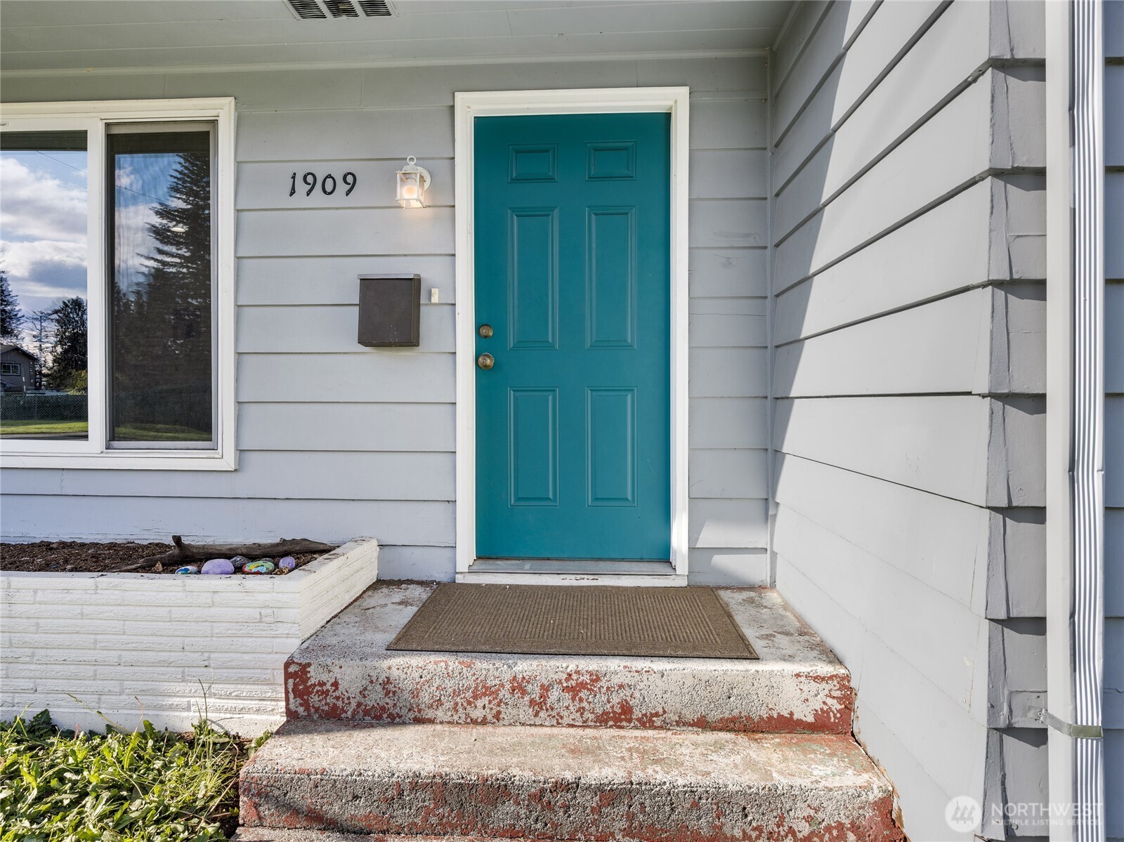 1909 Grove Street , Marysville, WA 98270