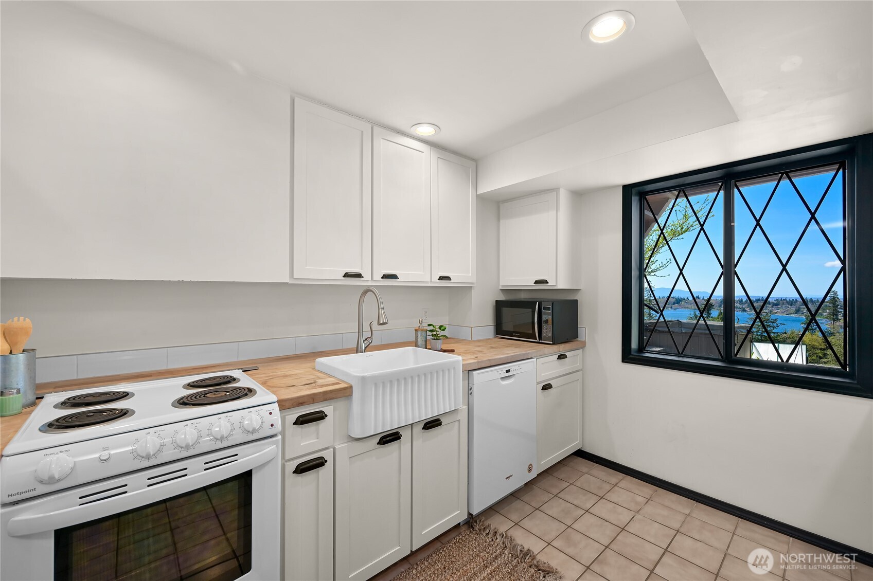 5225 E North Street , Bellingham, WA 98226