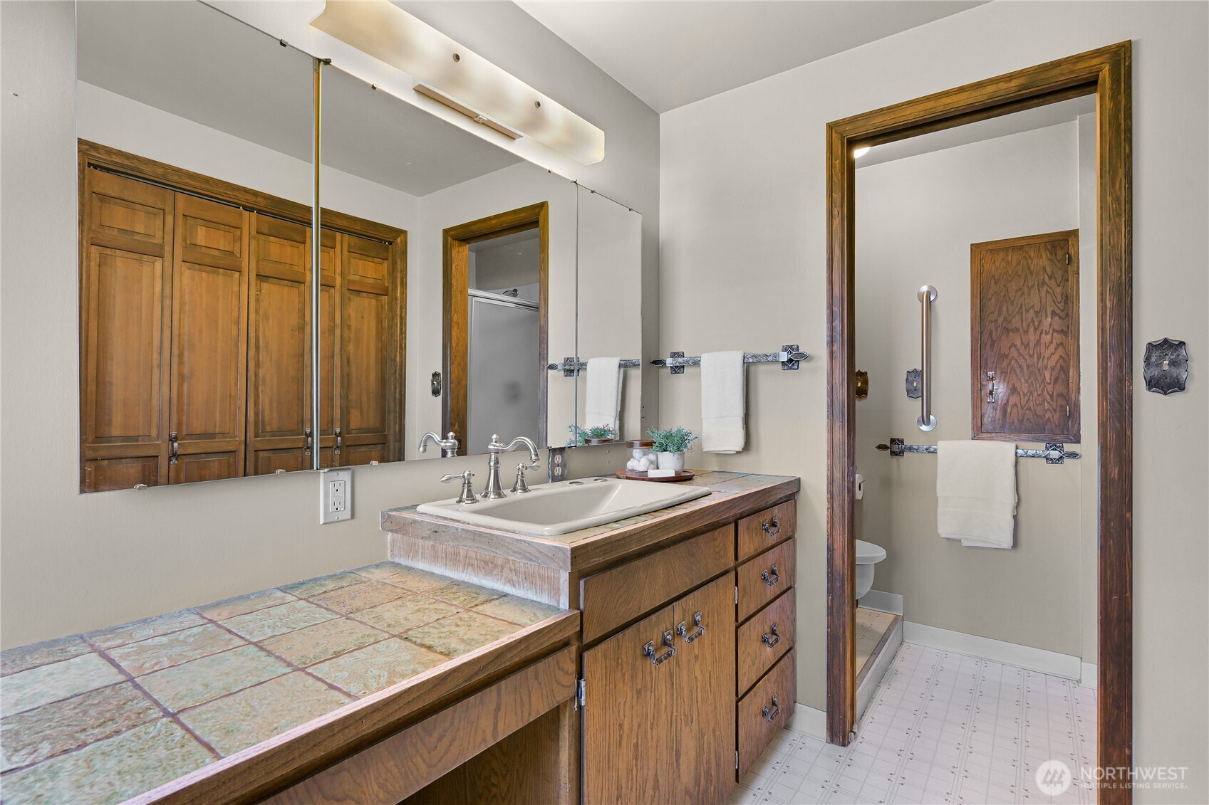 5225 E North Street , Bellingham, WA 98226