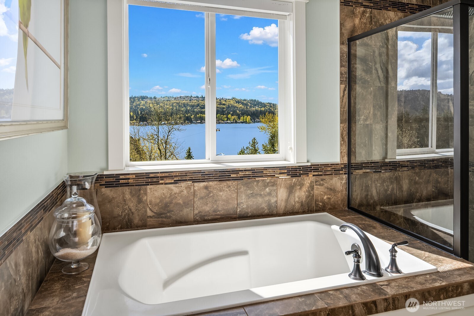 3825 201st Court SE, Sammamish, WA 98075