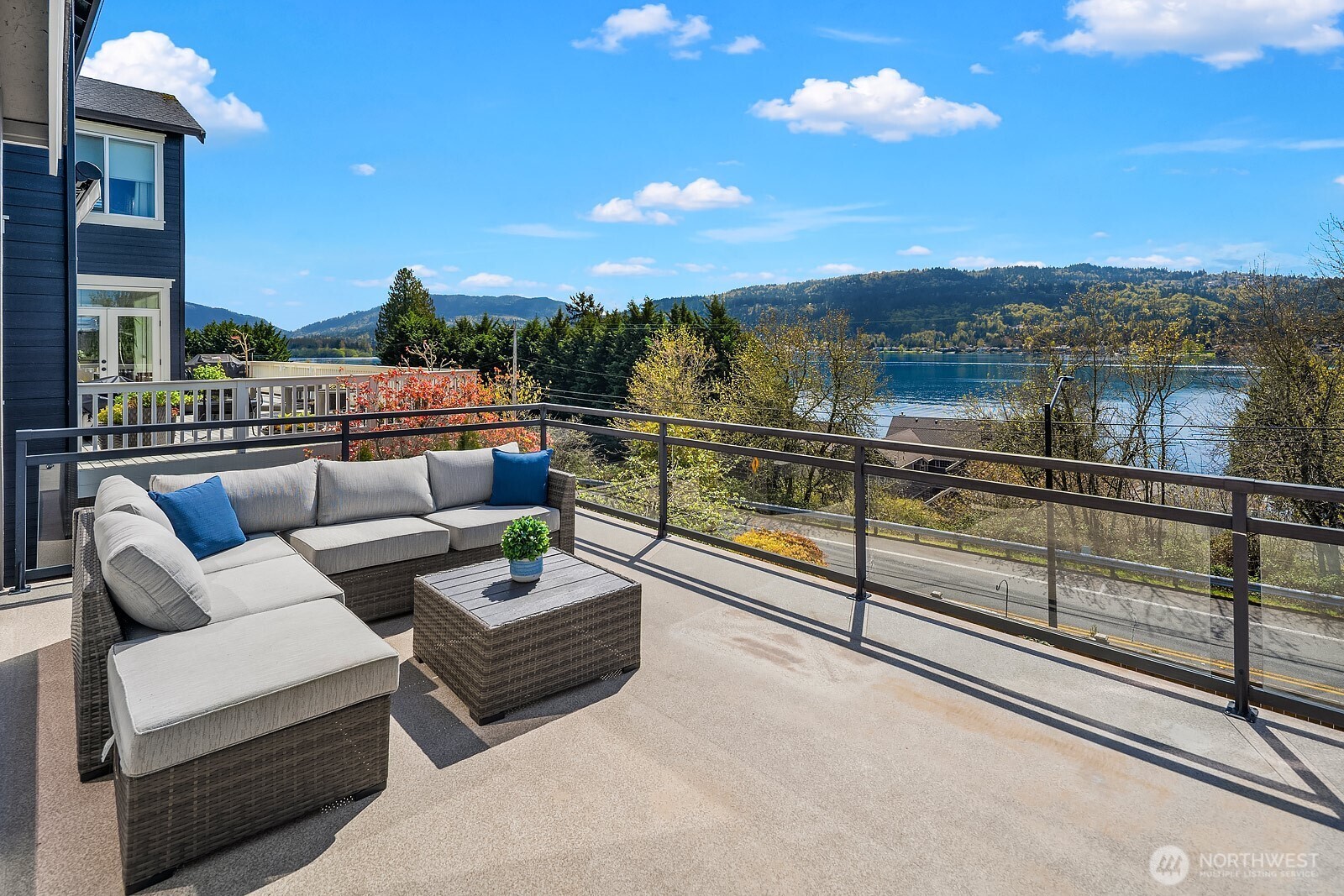 3825 201st Court SE, Sammamish, WA 98075