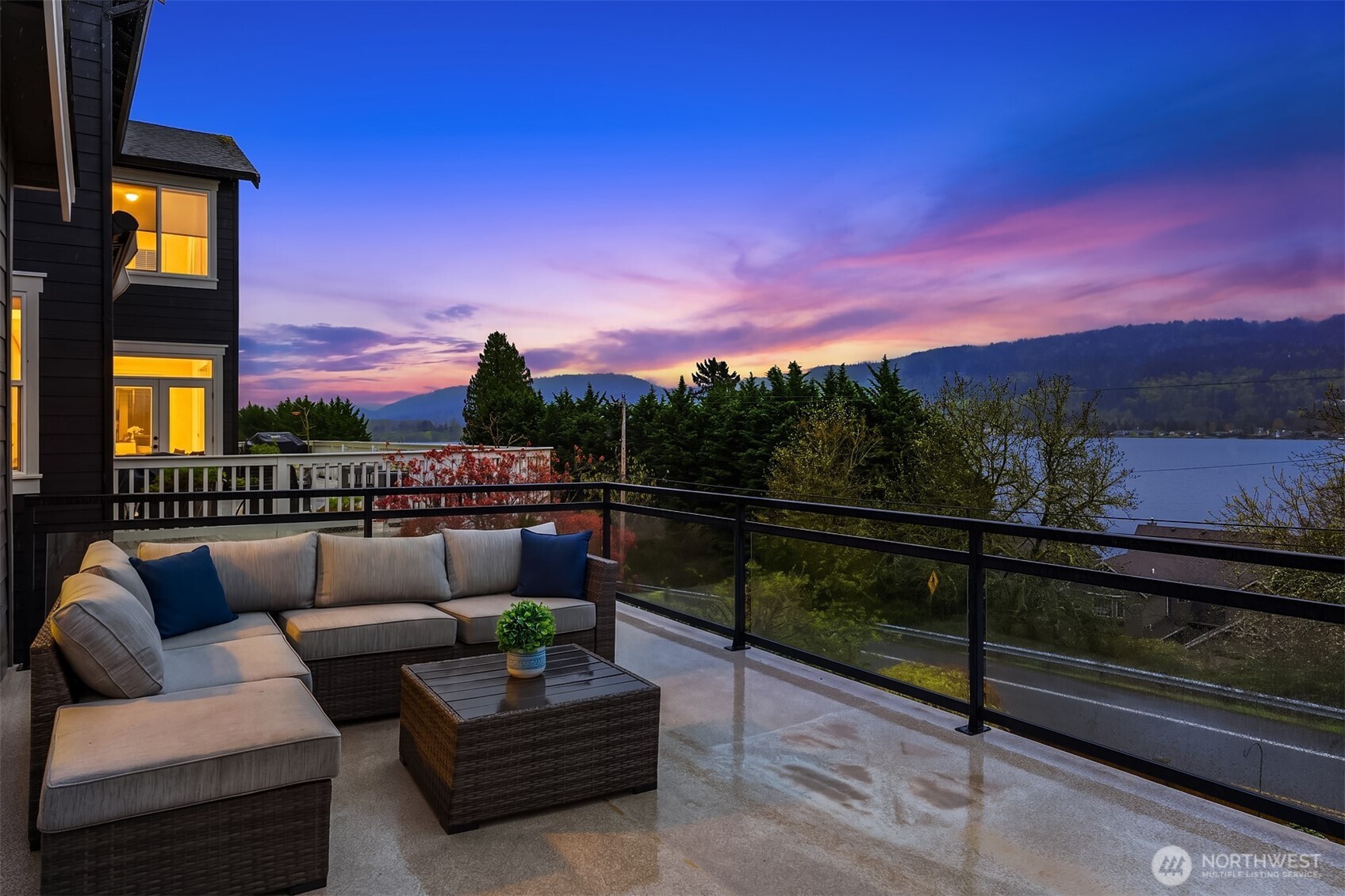 3825 201st Court SE, Sammamish, WA 98075