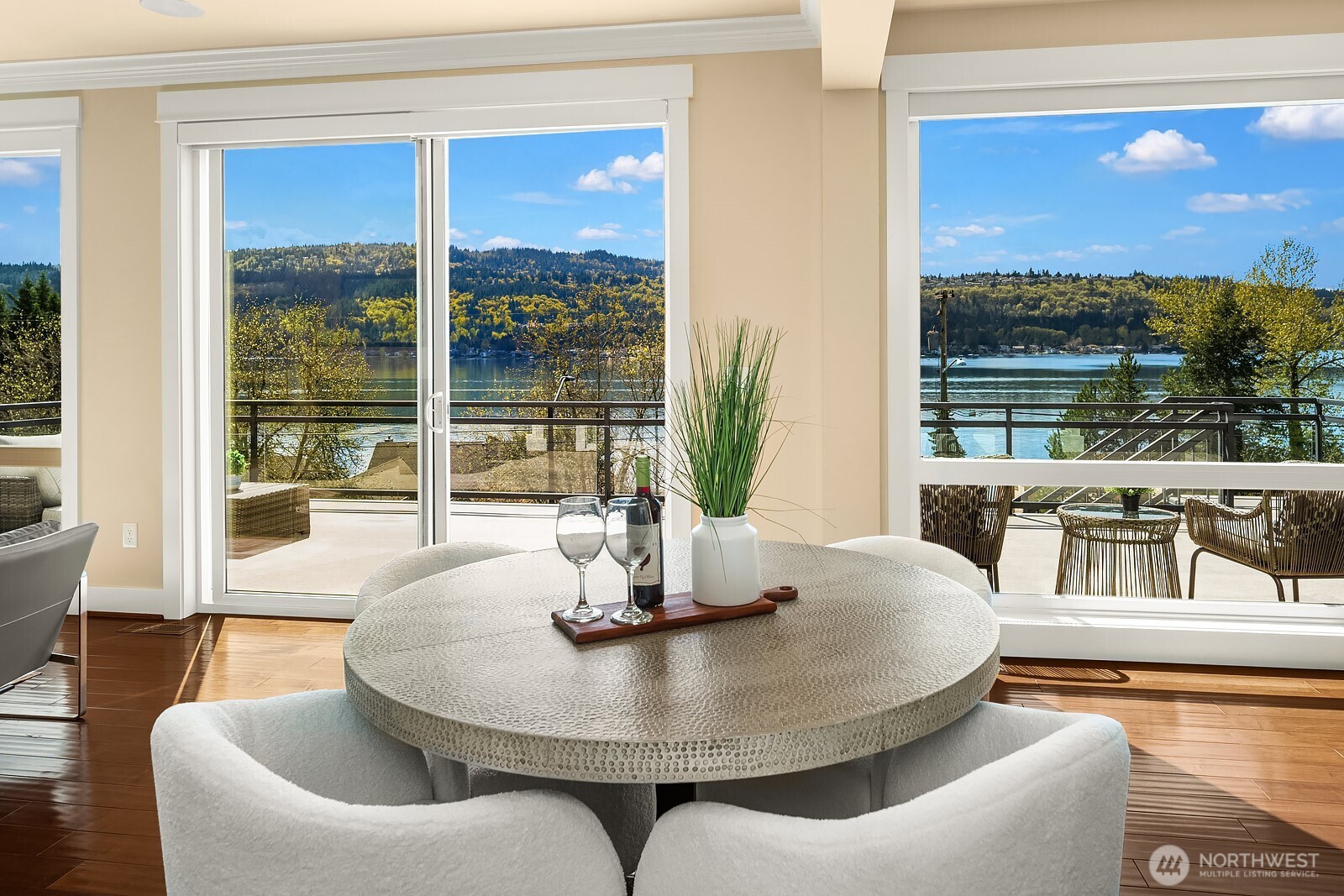 3825 201st Court SE, Sammamish, WA 98075