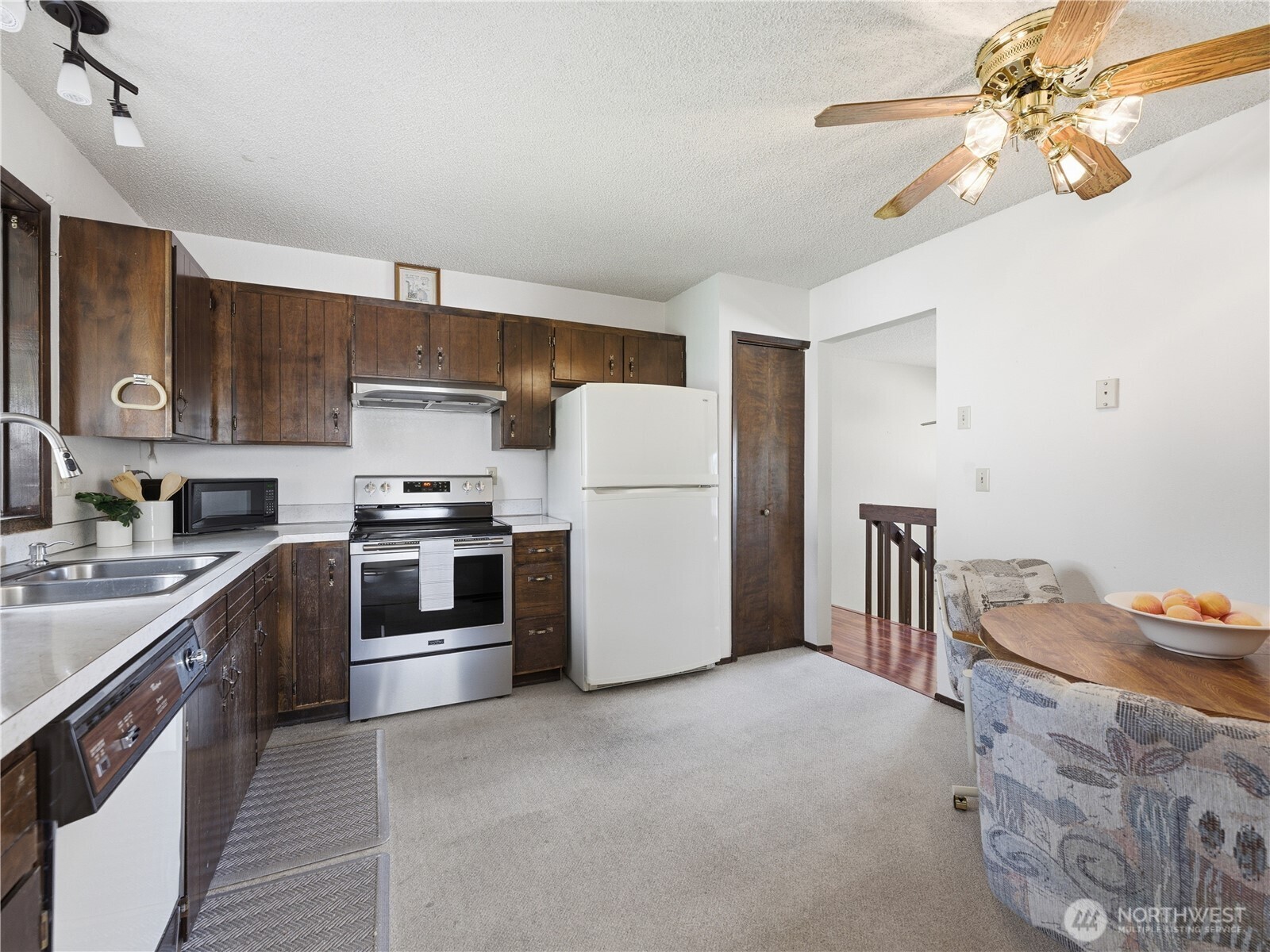 214 S Kansas Avenue , East Wenatchee, WA 98802