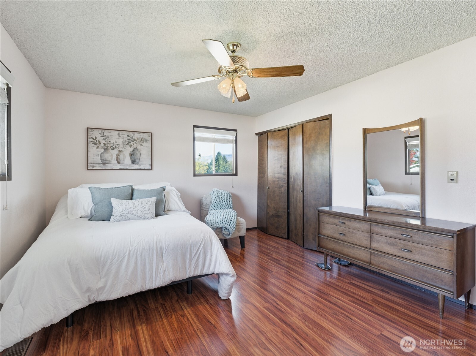 214 S Kansas Avenue , East Wenatchee, WA 98802