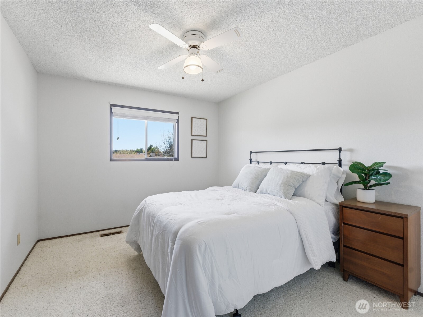 214 S Kansas Avenue , East Wenatchee, WA 98802