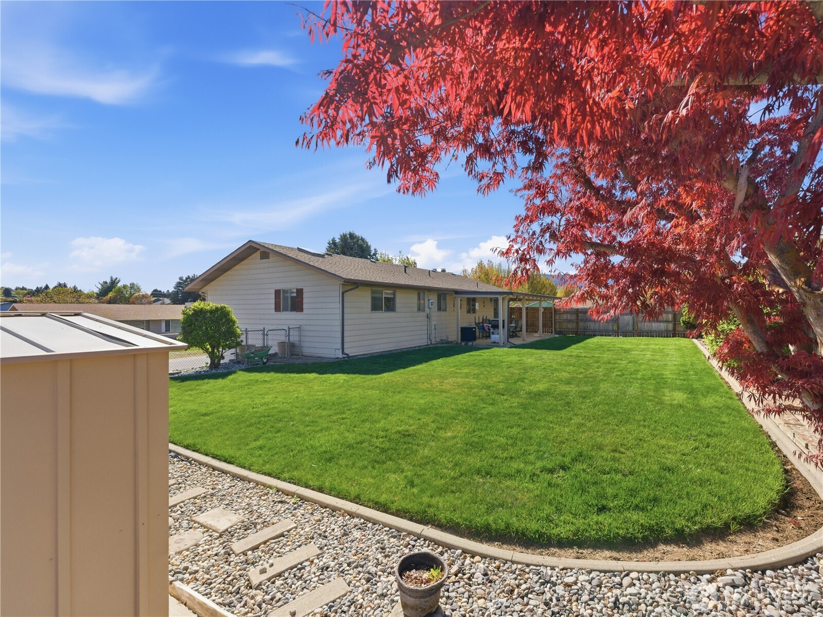 214 S Kansas Avenue , East Wenatchee, WA 98802