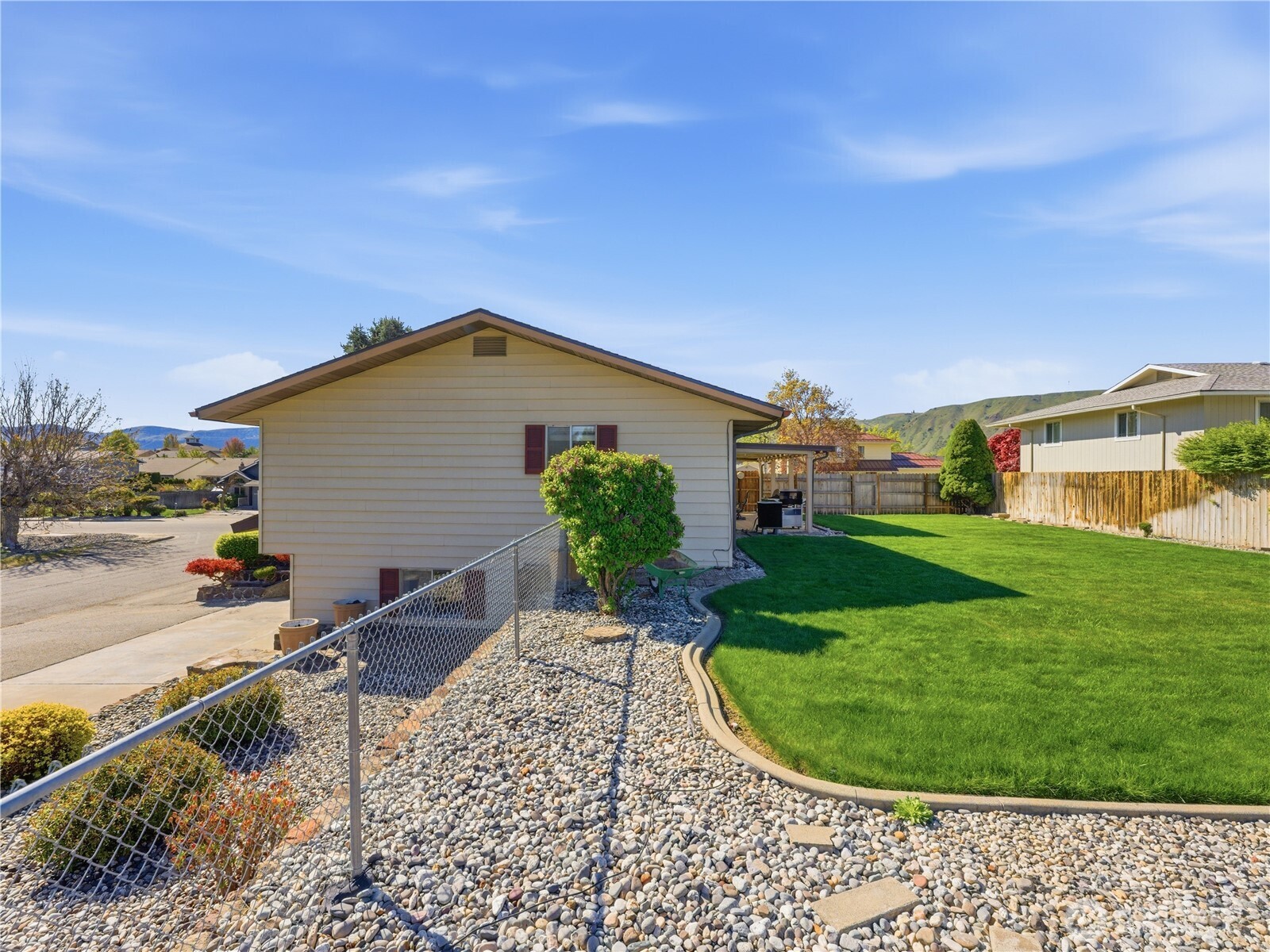 214 S Kansas Avenue , East Wenatchee, WA 98802