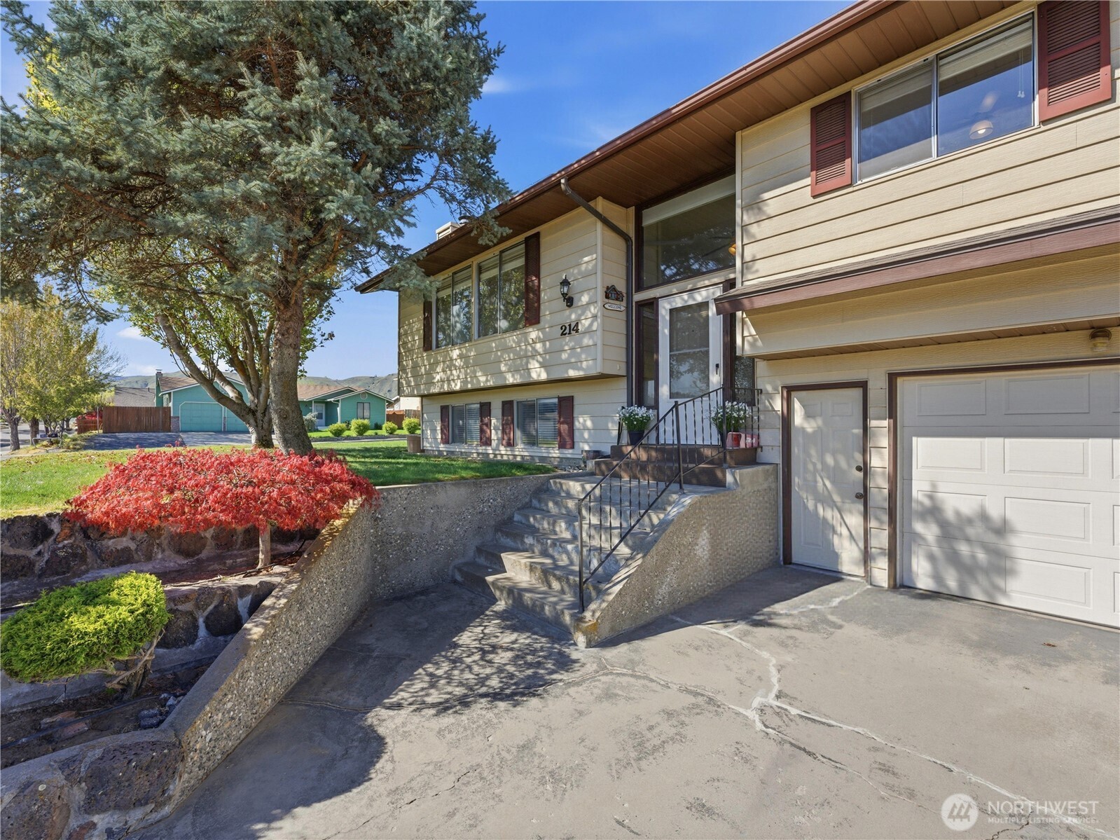 214 S Kansas Avenue , East Wenatchee, WA 98802