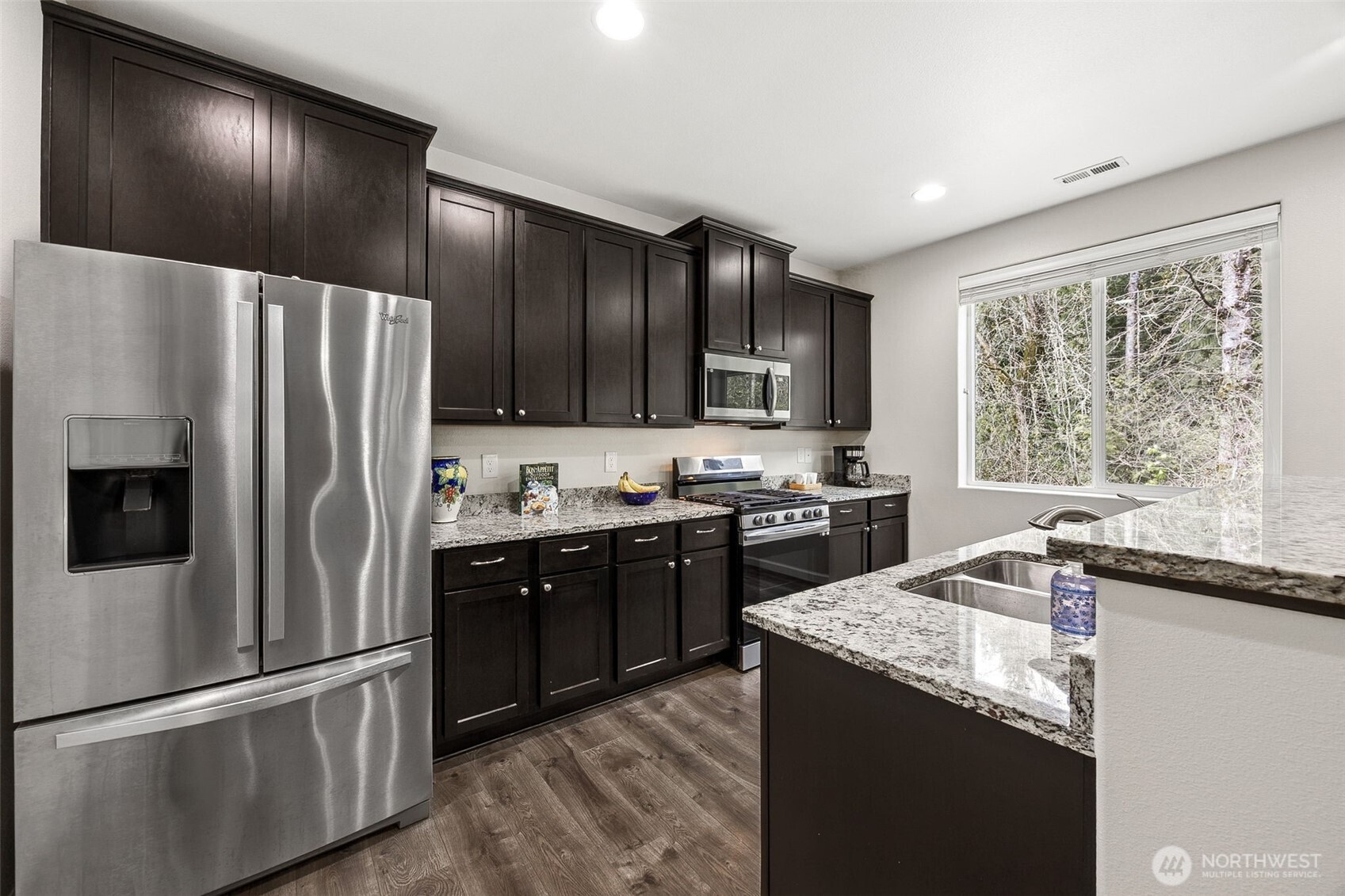 6513 Summerwood Drive E, Puyallup, WA 98373