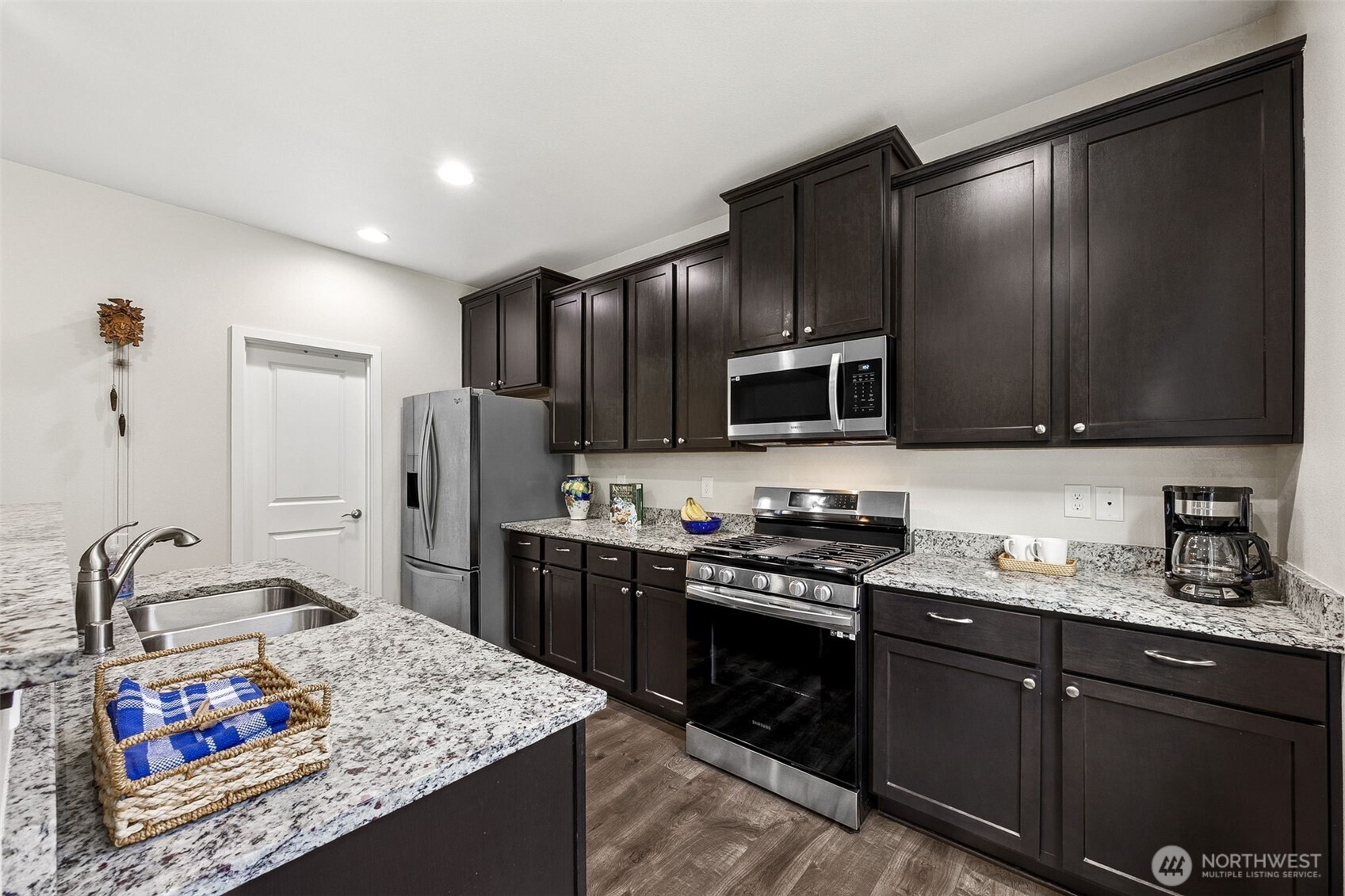 6513 Summerwood Drive E, Puyallup, WA 98373