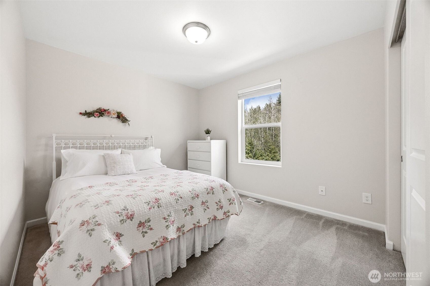 6513 Summerwood Drive E, Puyallup, WA 98373