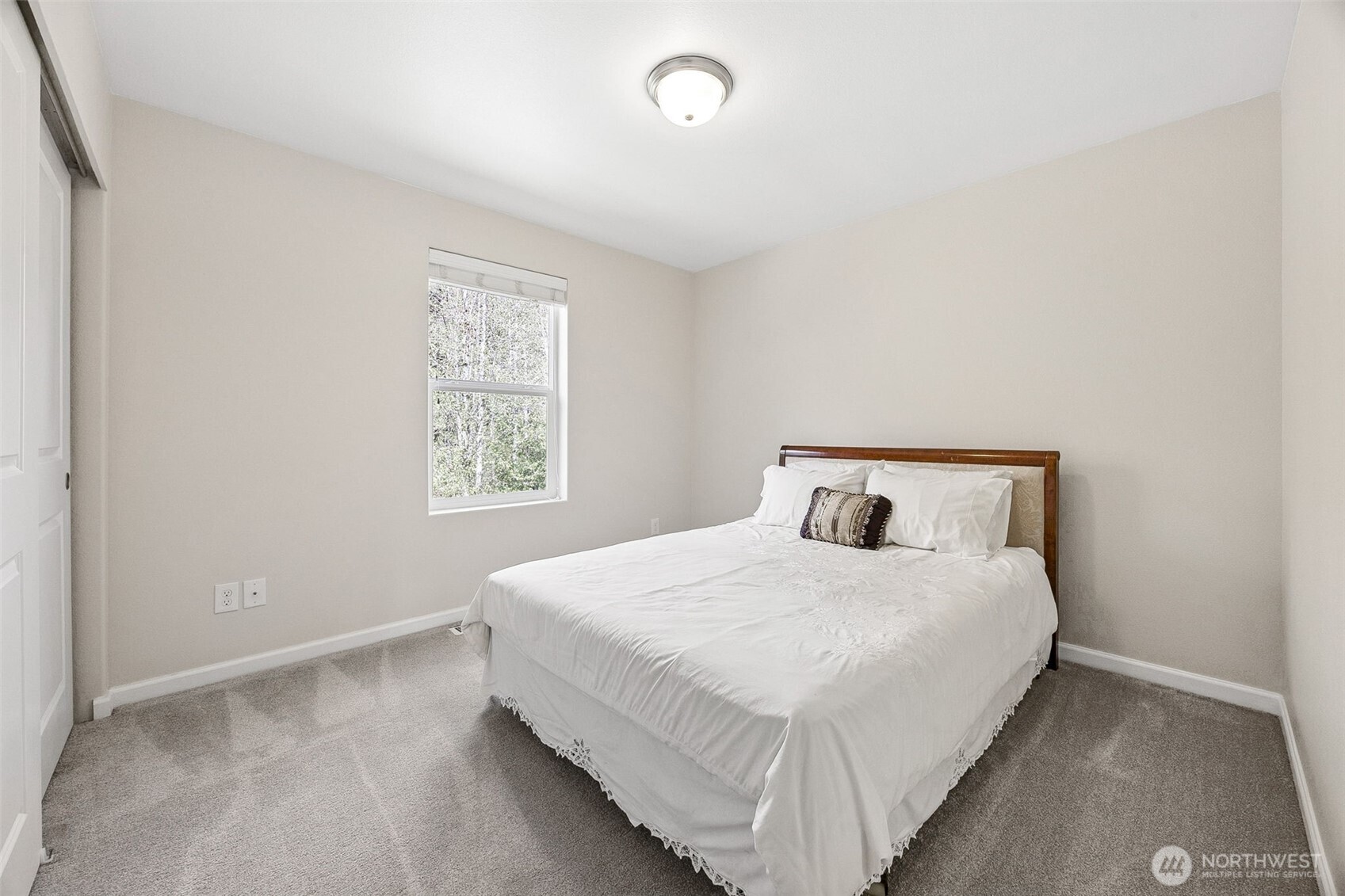 6513 Summerwood Drive E, Puyallup, WA 98373