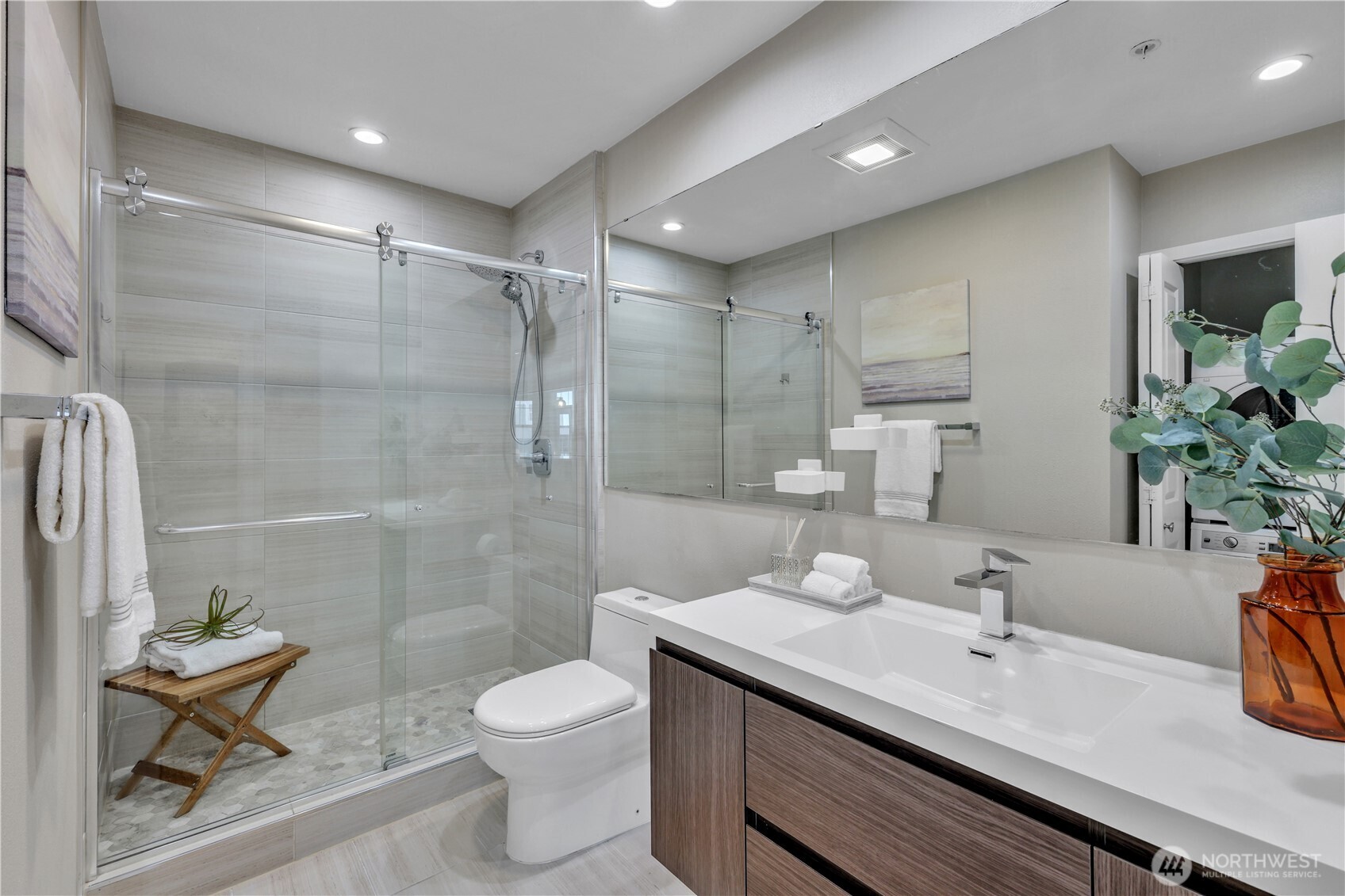 530 4th Avenue W #410, Seattle, WA 98119