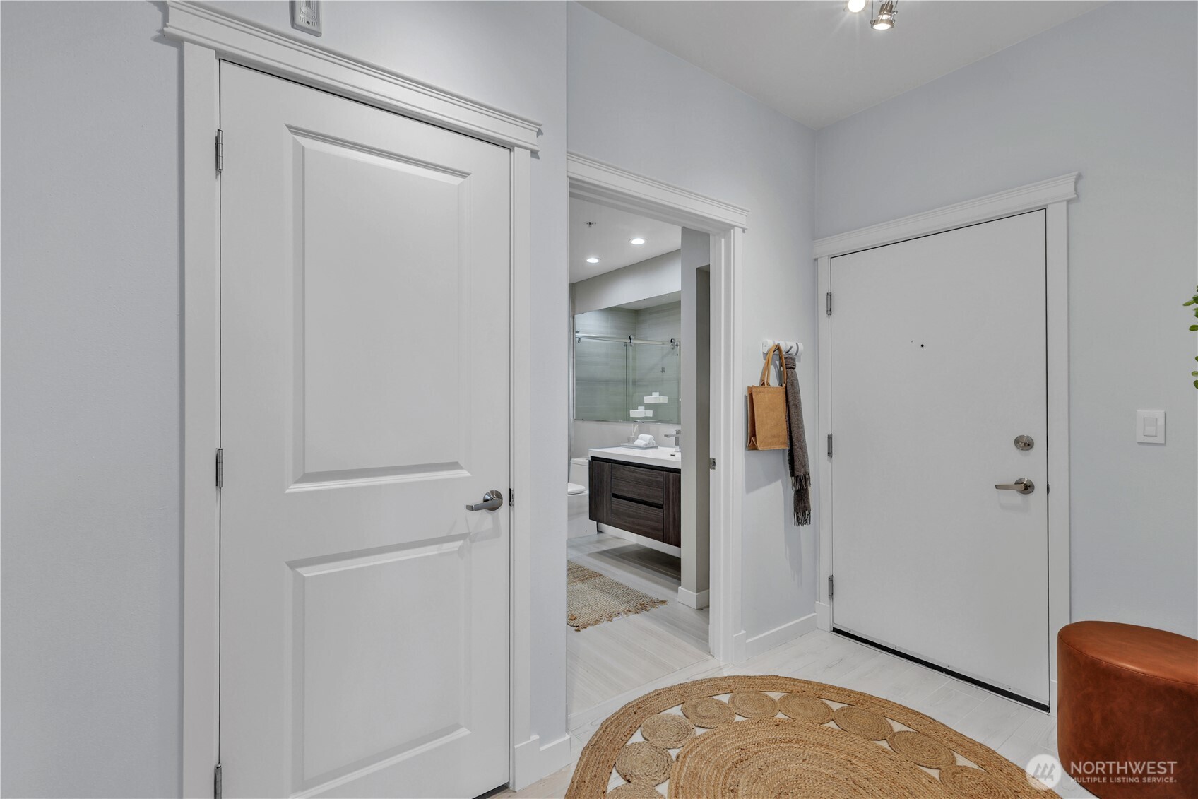 530 4th Avenue W #410, Seattle, WA 98119