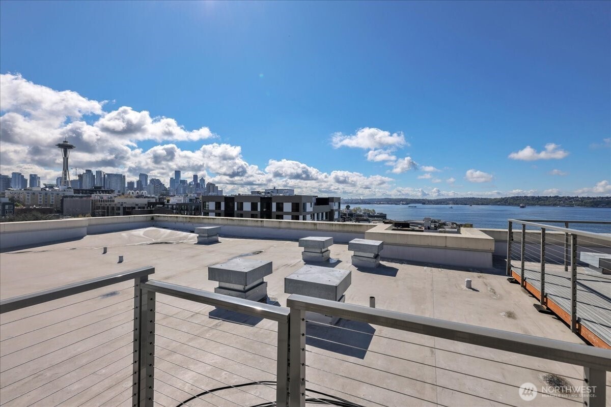 530 4th Avenue W #410, Seattle, WA 98119