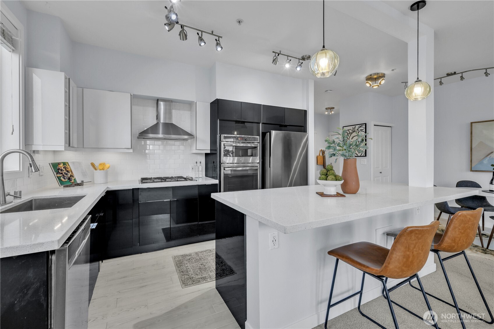 530 4th Avenue W #410, Seattle, WA 98119