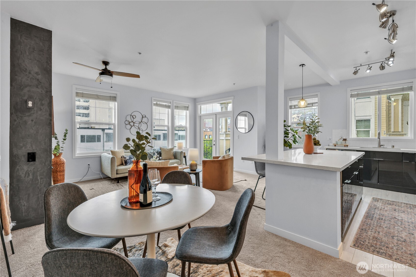 530 4th Avenue W #410, Seattle, WA 98119