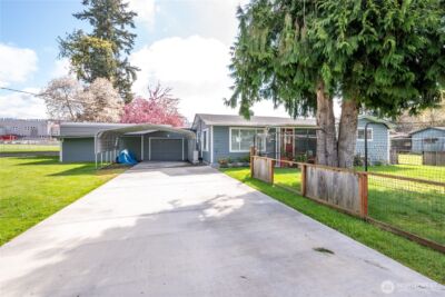 722 SW 2nd Avenue , Castle Rock, WA 98611