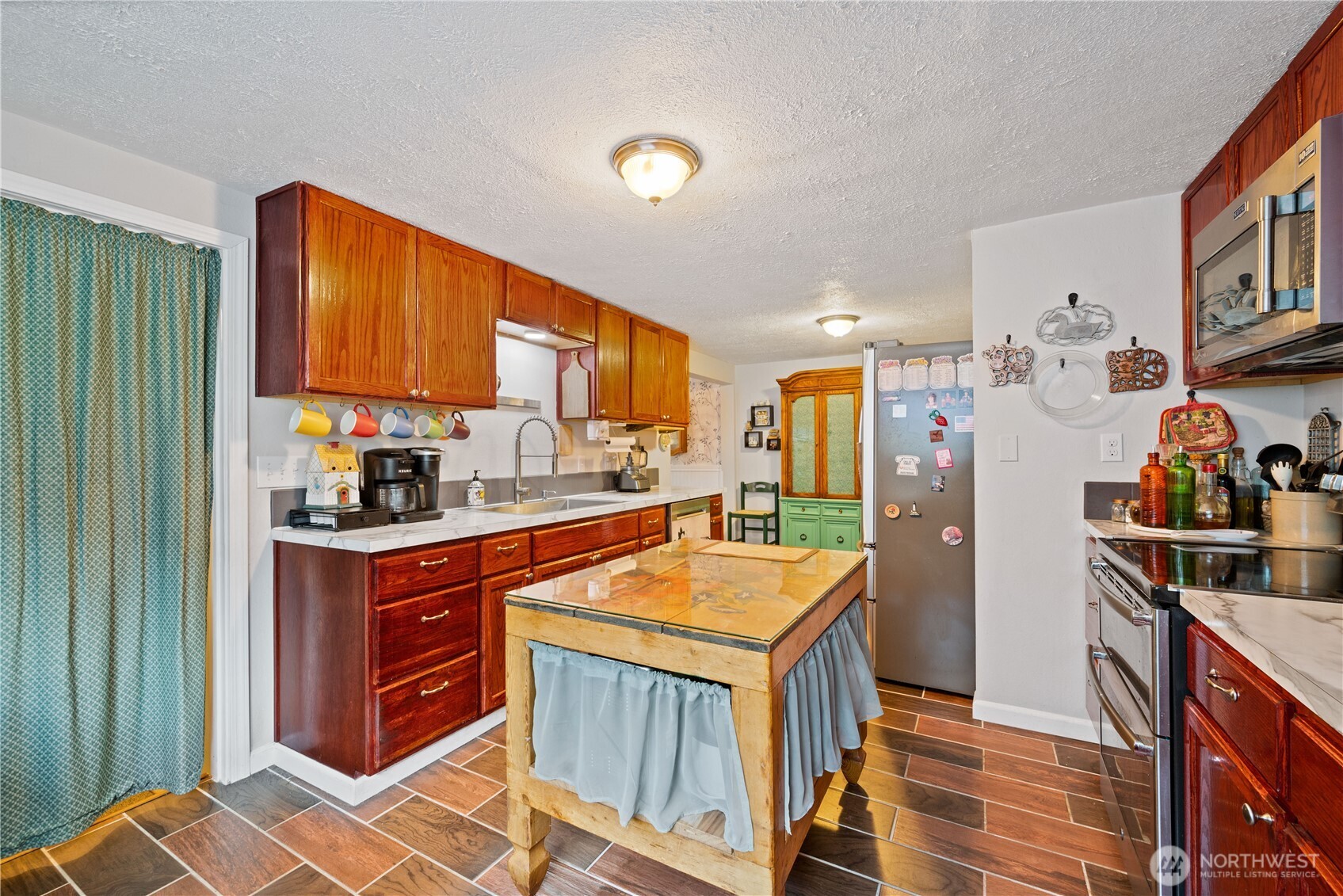 722 SW 2nd Avenue , Castle Rock, WA 98611