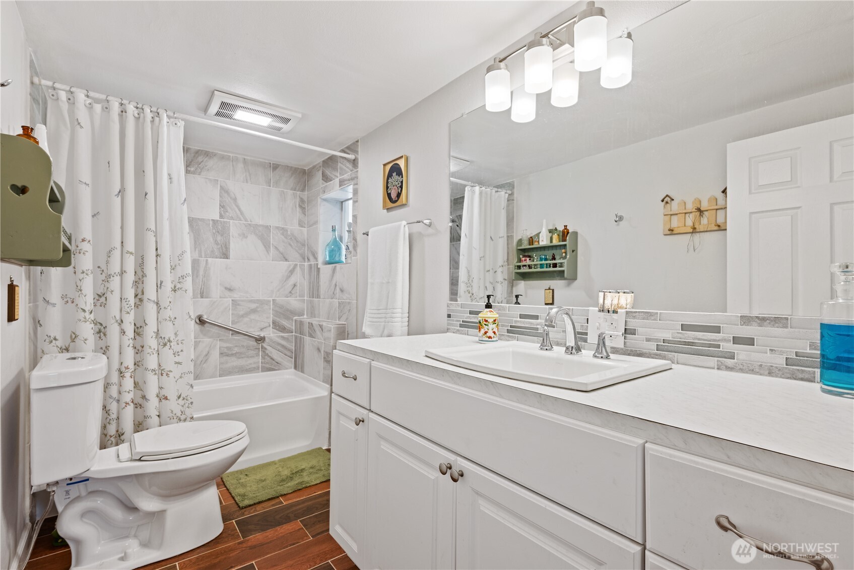 722 SW 2nd Avenue , Castle Rock, WA 98611