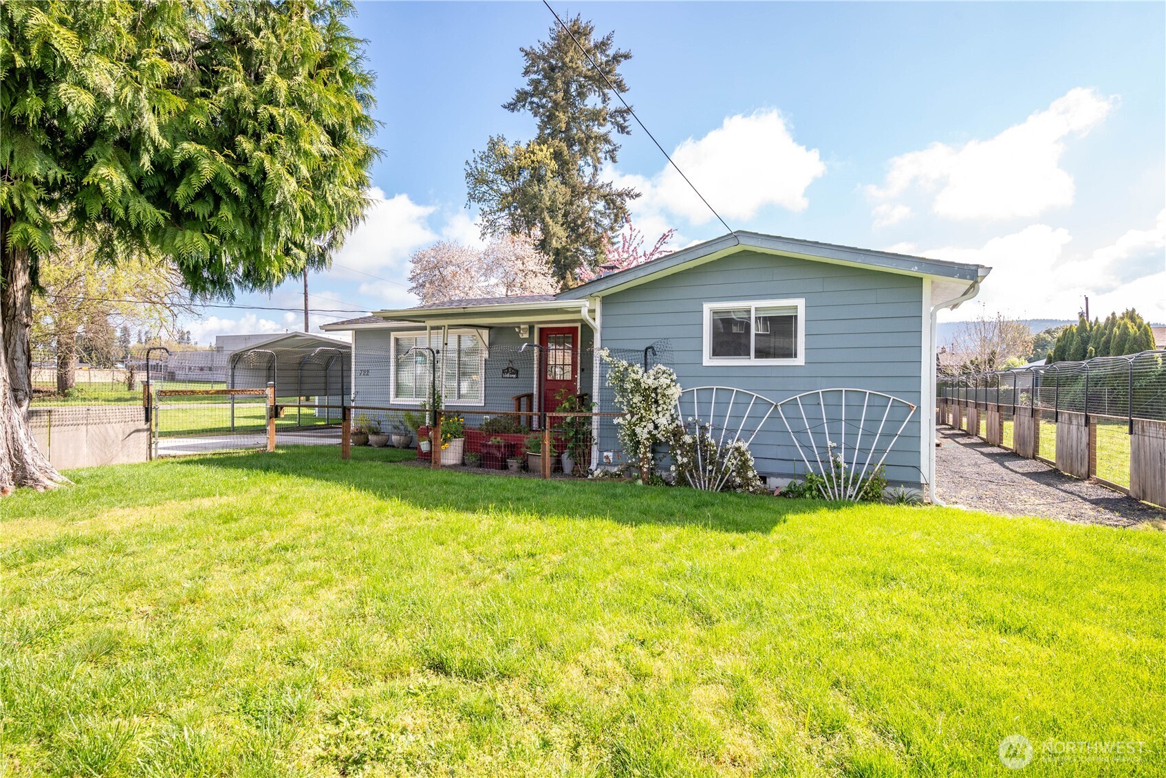 722 SW 2nd Avenue , Castle Rock, WA 98611