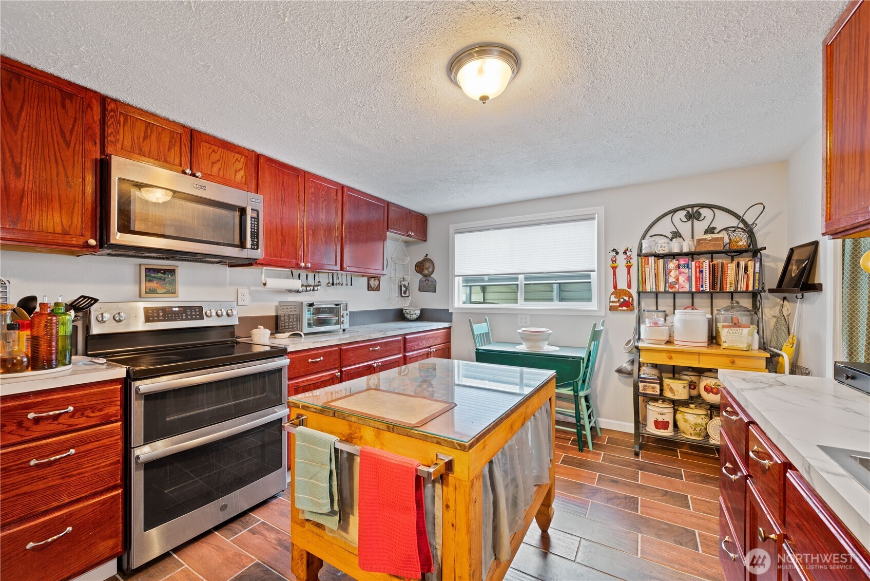 722 SW 2nd Avenue , Castle Rock, WA 98611