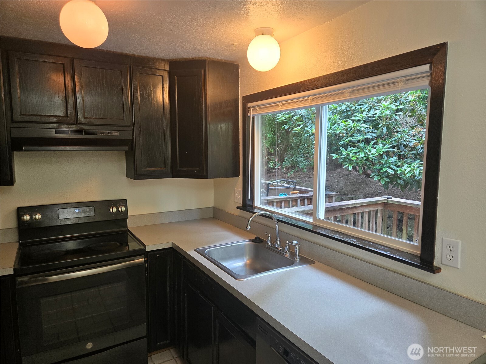 15320 40th Avenue W, Lynnwood, WA 98087