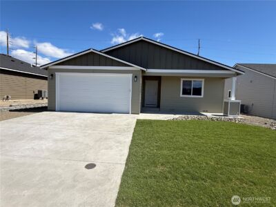 2480 Noah Street SE, East Wenatchee, WA 98802 - Photo 2