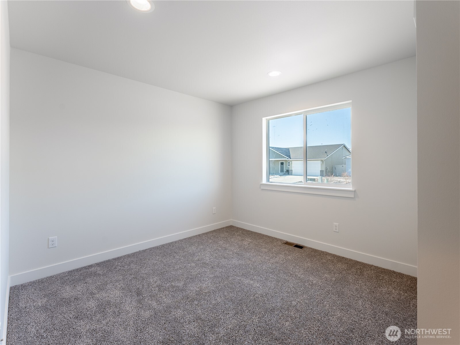 2480 Noah Street SE, East Wenatchee, WA 98802